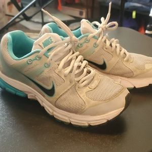 Nike Women's Air Zoom Structure 15 Run